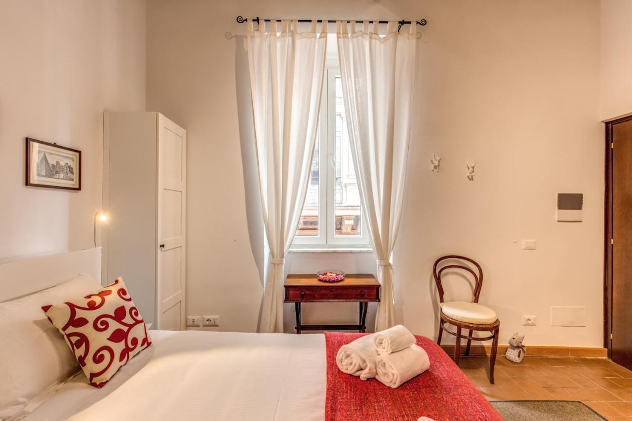 Piccolo Trevi Suites Rom Exterior foto