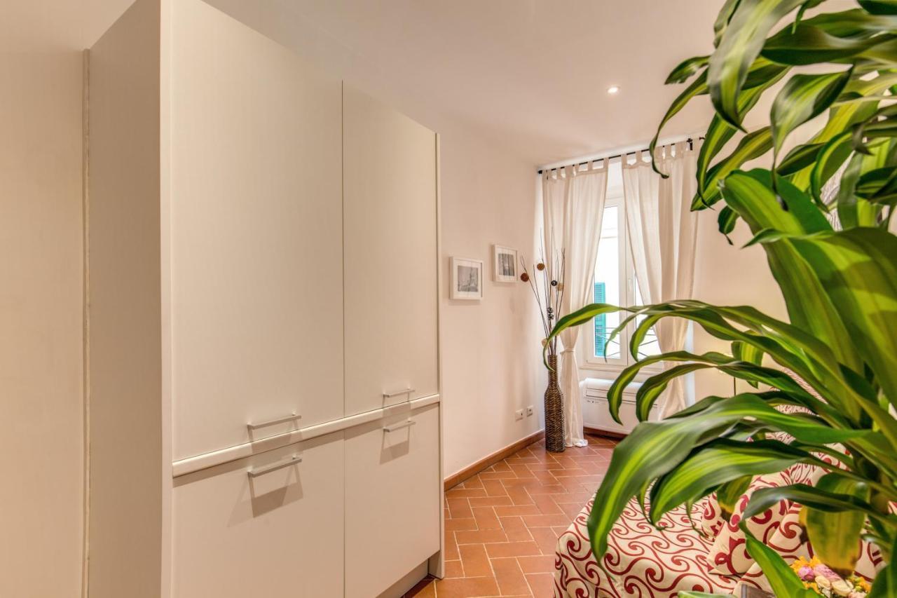 Piccolo Trevi Suites Rom Exterior foto