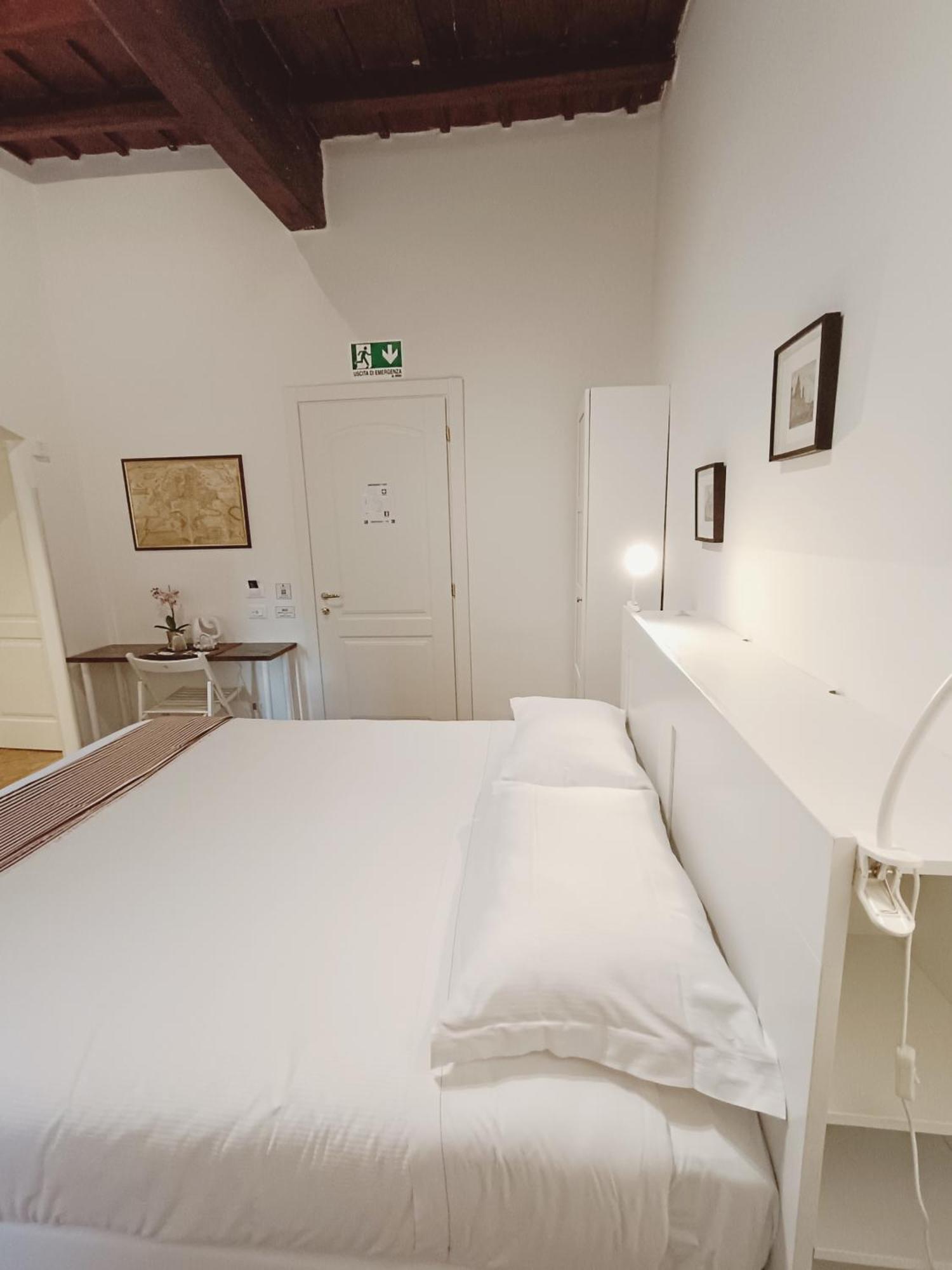 Piccolo Trevi Suites Rom Exterior foto